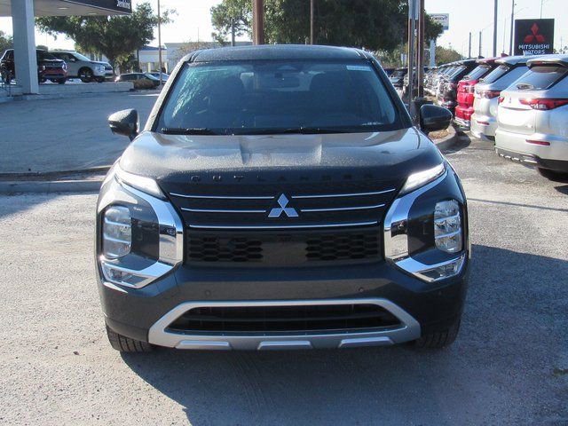 New 2025 Mitsubishi Outlander SE image 6