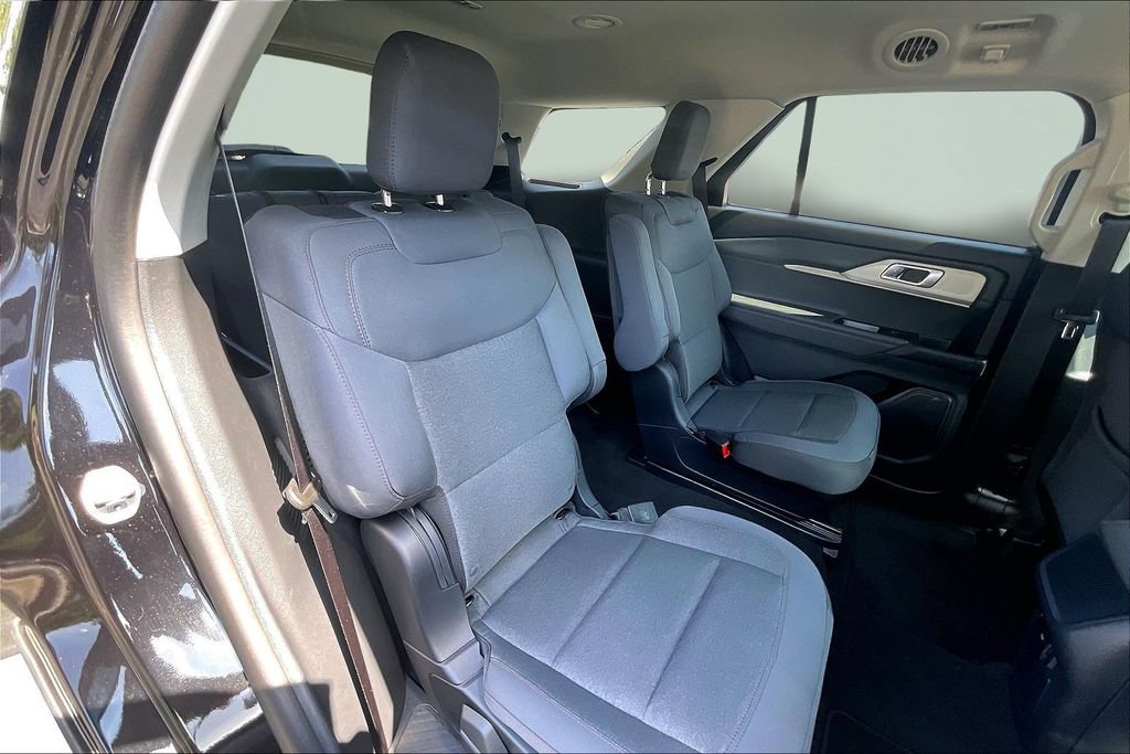 Used 2026 Ford Explorer Active AWD/4WD image 27
