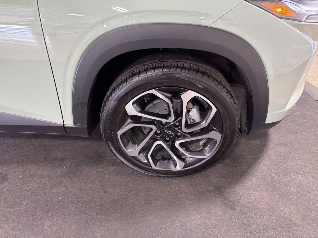 Certified 2024 Chevrolet Trax RS w/ Driver Confidence Package image 35