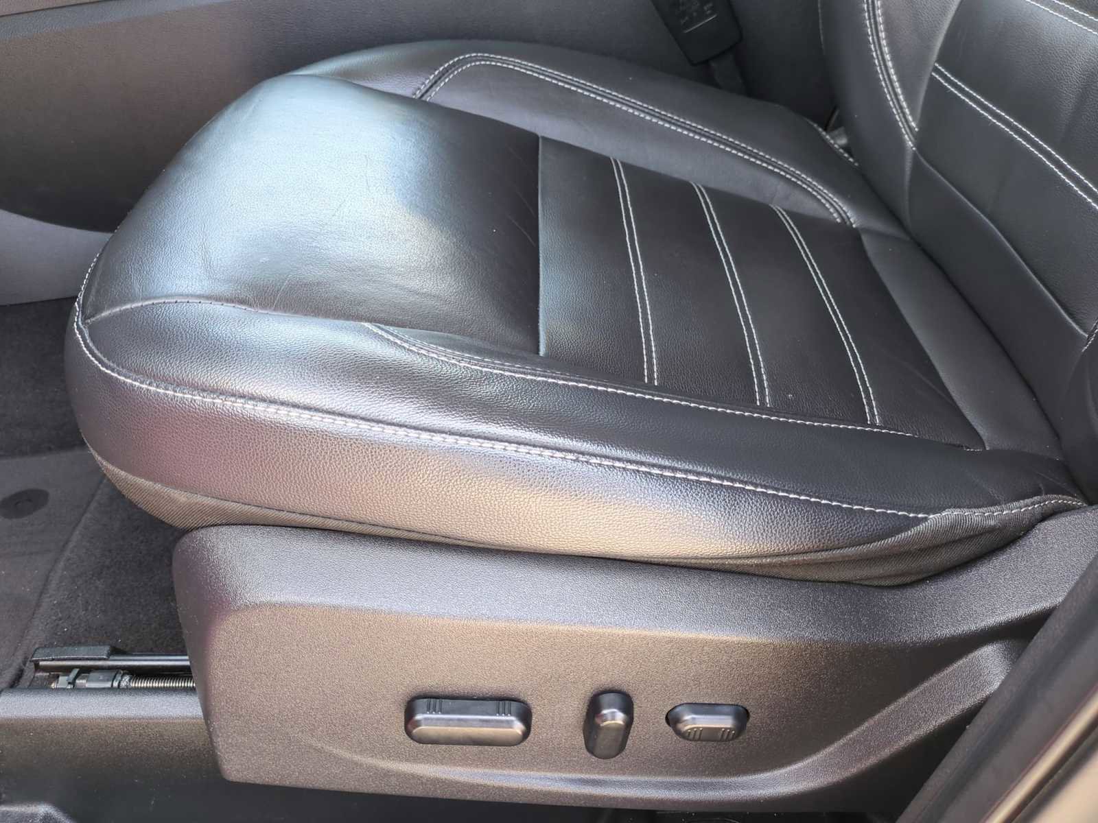 Used 2018 Ford Escape Titanium w/ Ford Safe & Smart Package FWD image 20