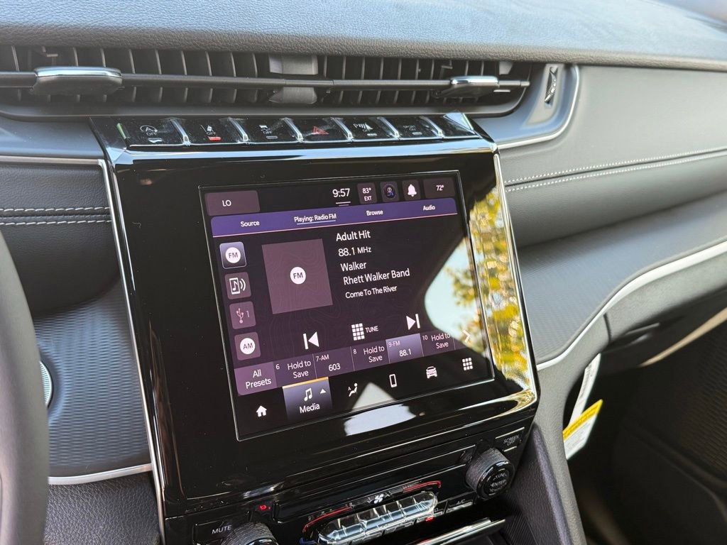 New 2026 Jeep Grand Cherokee Laredo image 12