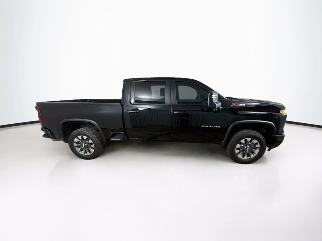 Used 2025 Chevrolet Silverado 2500 Custom w/ Custom Value Package AWD/4WD image 4