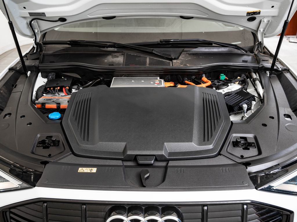 Used 2021 Audi e-tron Premium w/ Convenience Plus Package AWD/4WD image 45