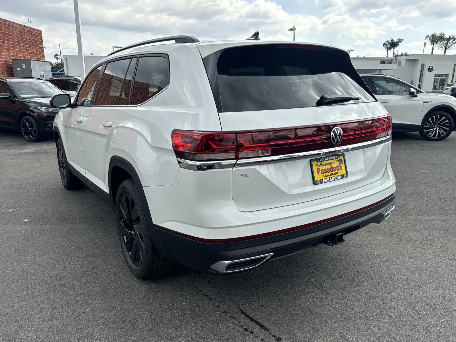New 2026 Volkswagen Atlas SE FWD image 3
