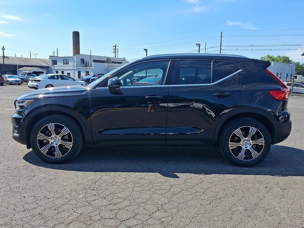 Used 2021 Volvo XC40 T5 Inscription w/ Climate Package AWD/4WD image 7