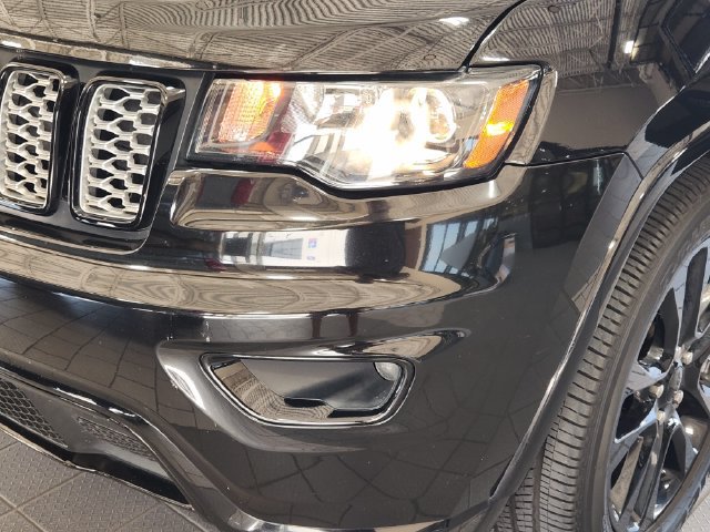 Used 2019 Jeep Grand Cherokee Altitude AWD/4WD image 6