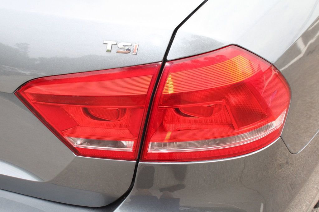 Used 2015 Volkswagen Passat 1.8T Limited Edition FWD image 11