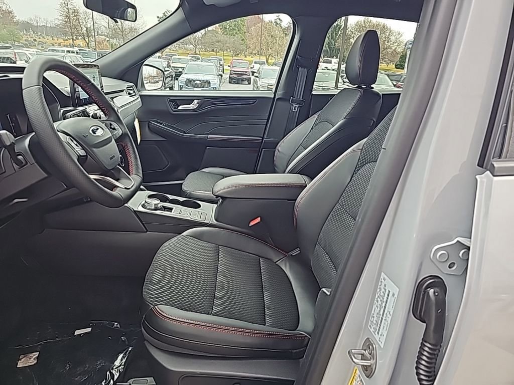 New 2026 Ford Escape ST-Line w/ Cold Weather Package image 9