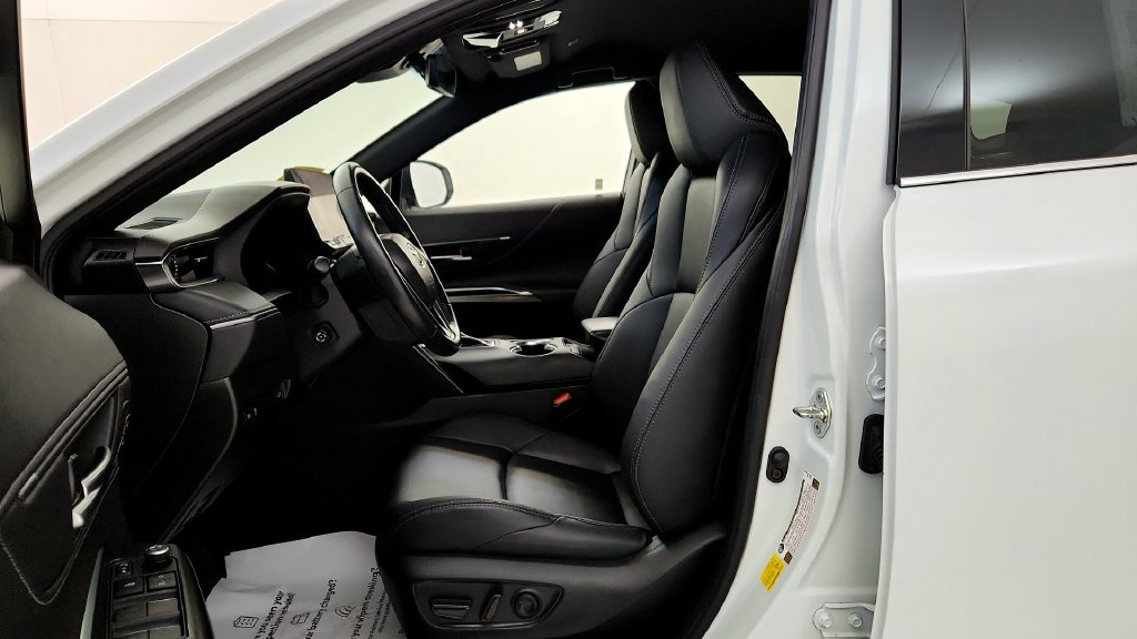 Certified 2023 Toyota Venza XLE AWD/4WD image 25