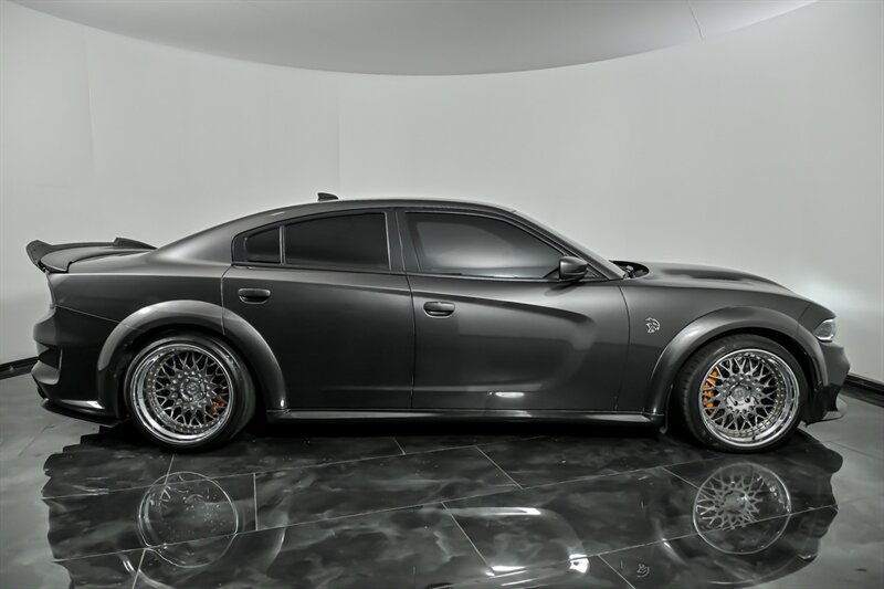 Used 2022 Dodge Charger SRT Hellcat w/ Carbon/Suede Interior Package RWD image 10
