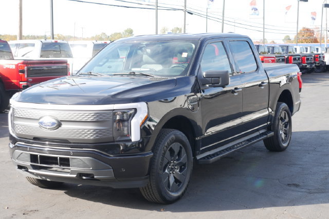 Used 2023 Ford F150 Lightning XLT w/ Equipment Group 312A High AWD/4WD image 9
