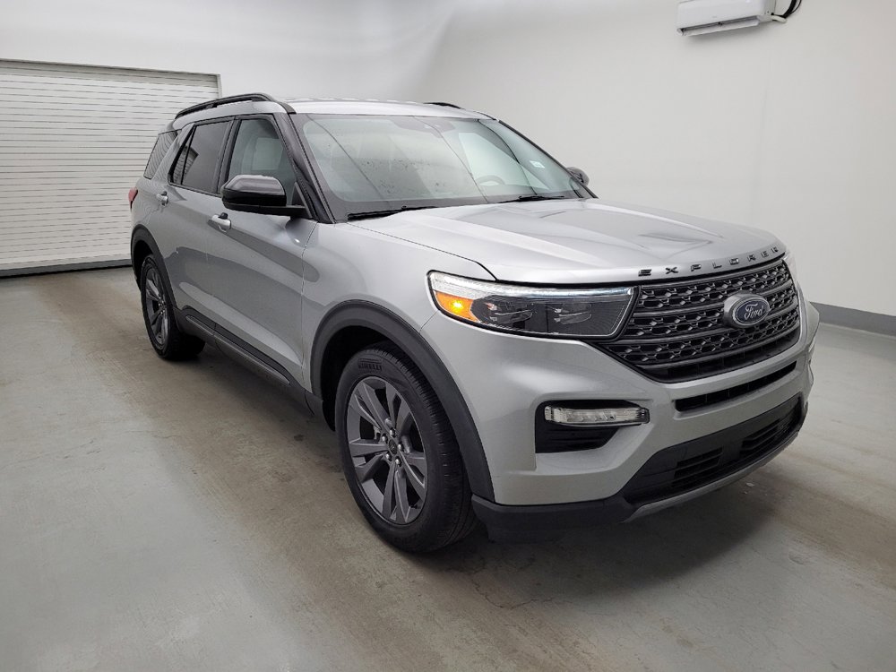 Used 2022 Ford Explorer XLT w/ Equipment Group 202A RWD image 13