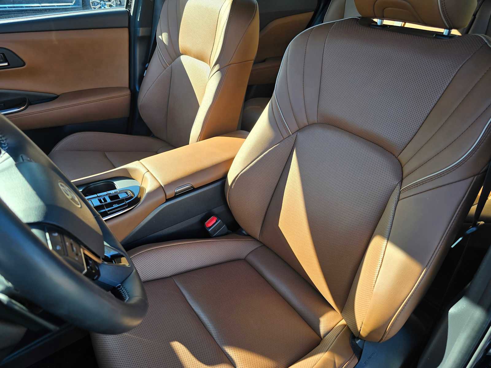 Used 2025 Toyota Crown Signia w/ Advanced Technology Package AWD/4WD image 21