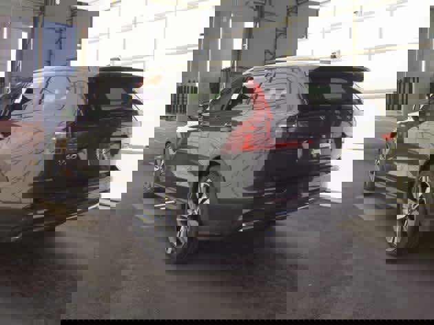 Used 2025 Volvo V60 B5 Cross Country Plus image 15