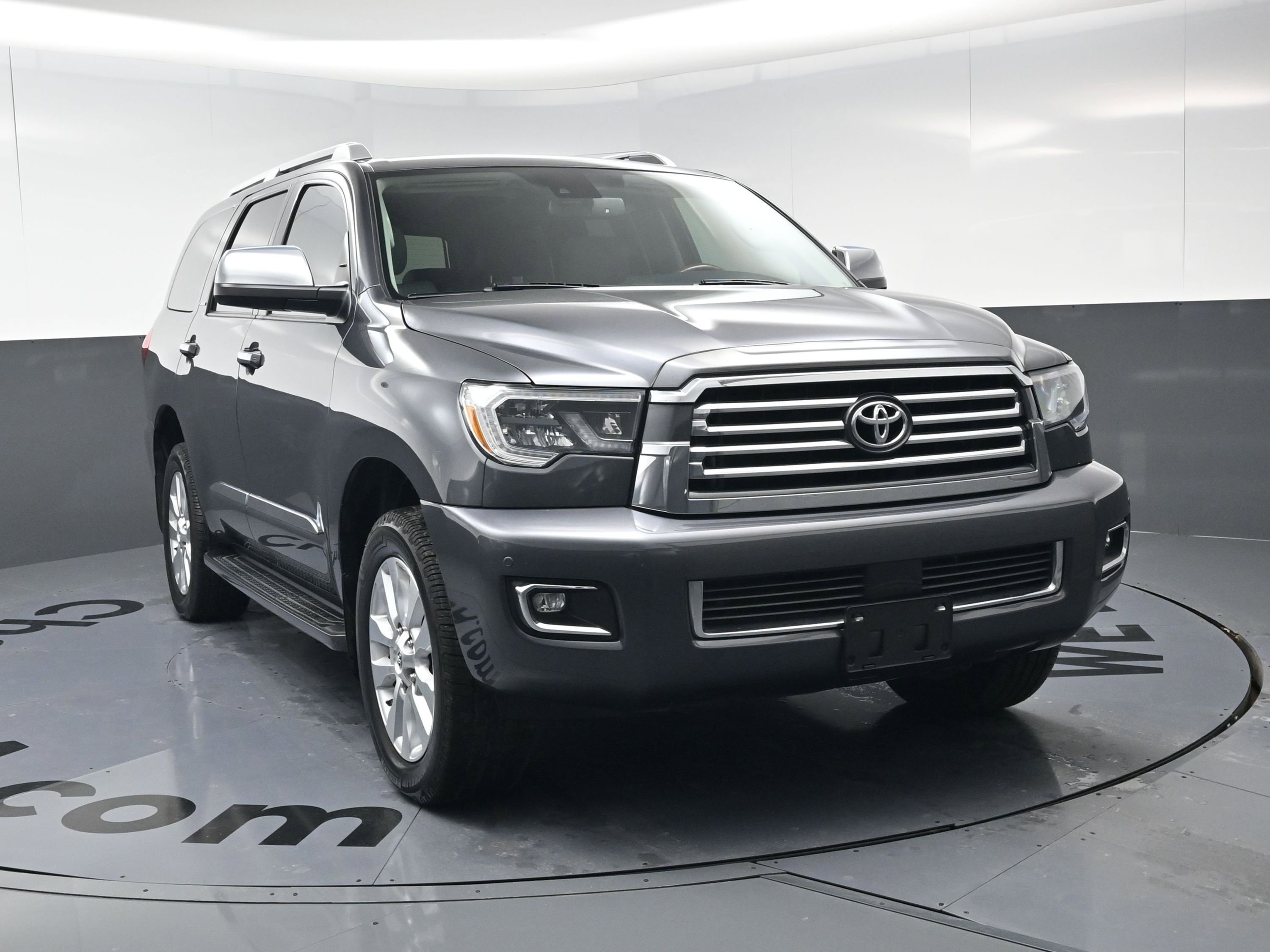 Used 2020 Toyota Sequoia Platinum image 3