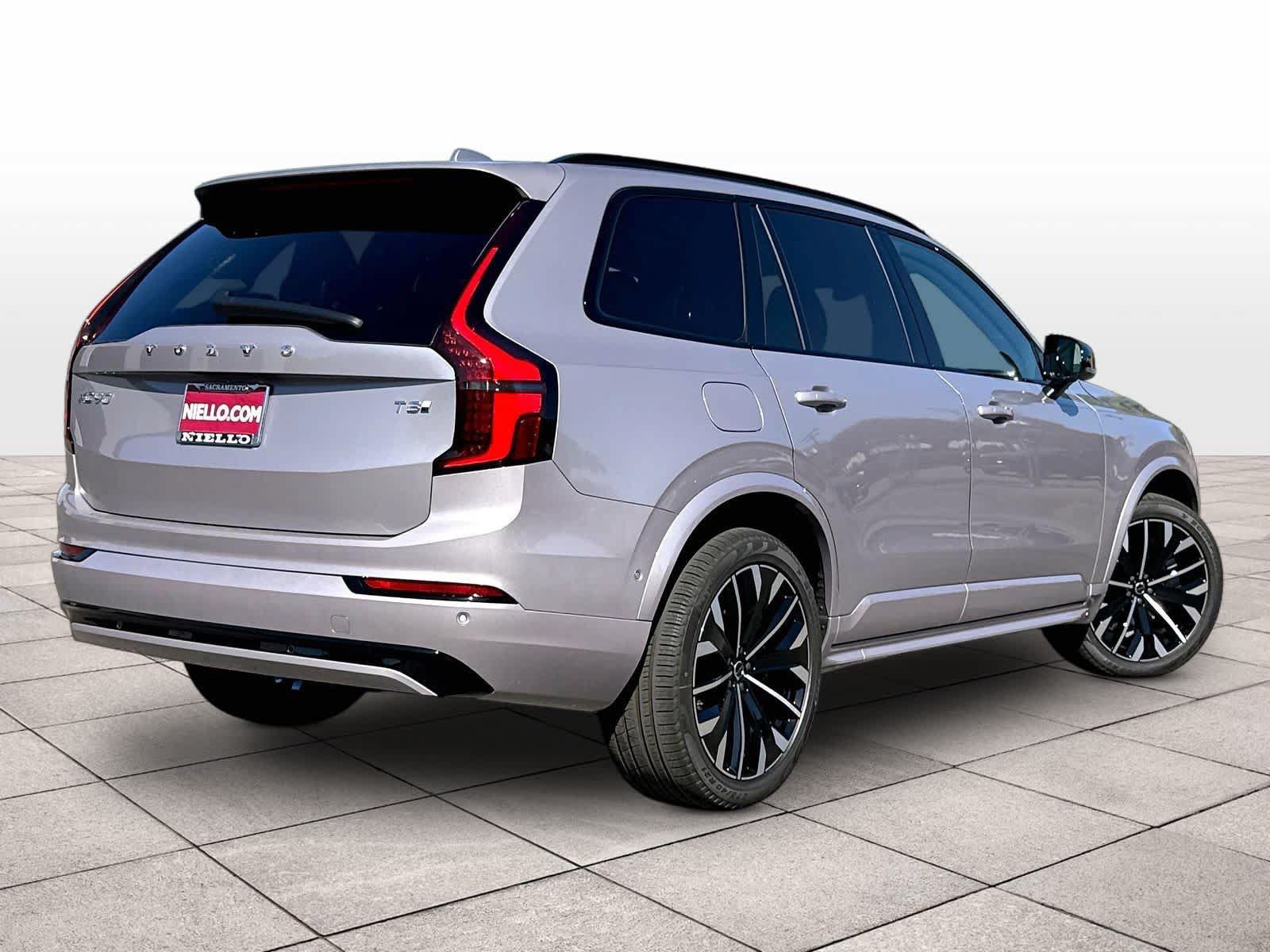 New 2026 Volvo XC90 T8 Ultra w/ Protection Package AWD/4WD image 4