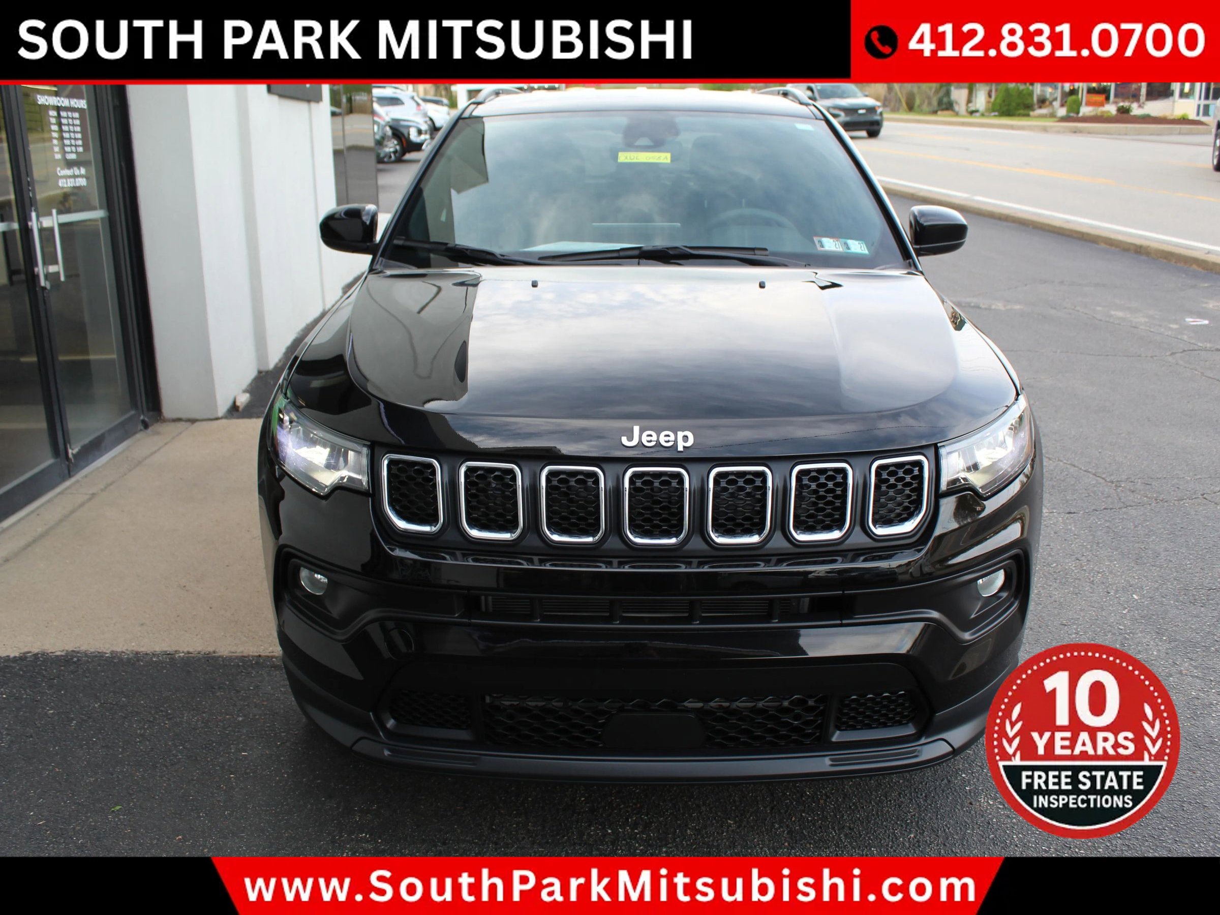 Used 2024 Jeep Compass Latitude w/ Convenience Group AWD/4WD image 4