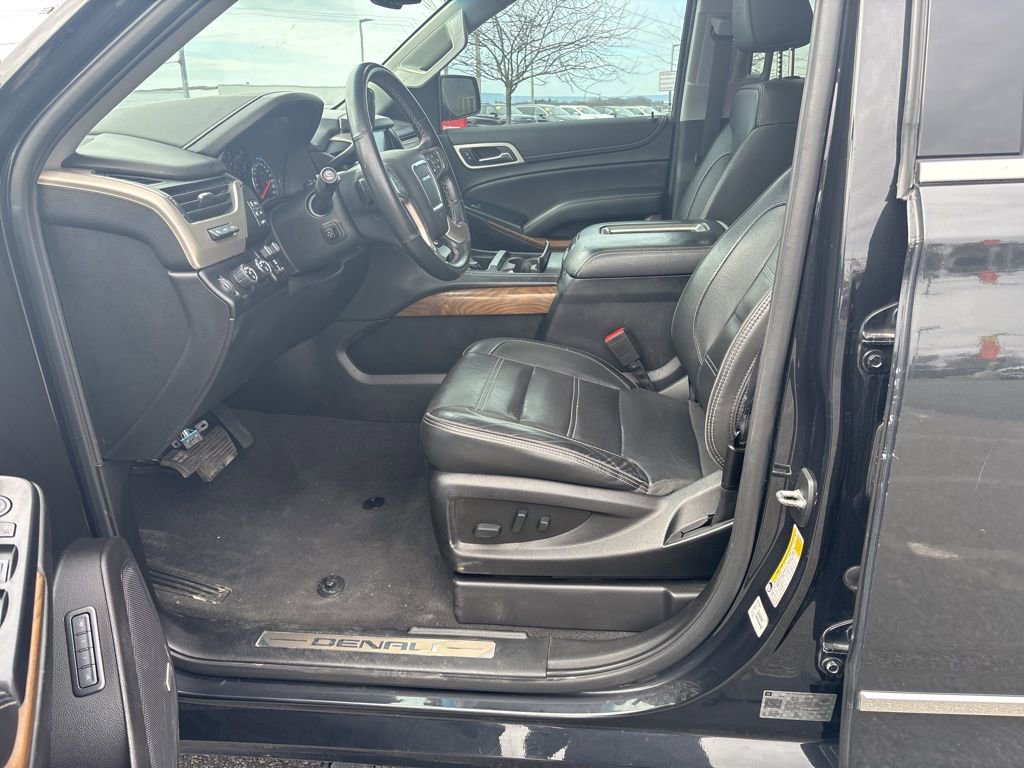Used 2020 GMC Yukon Denali w/ Denali Ultimate Package image 11