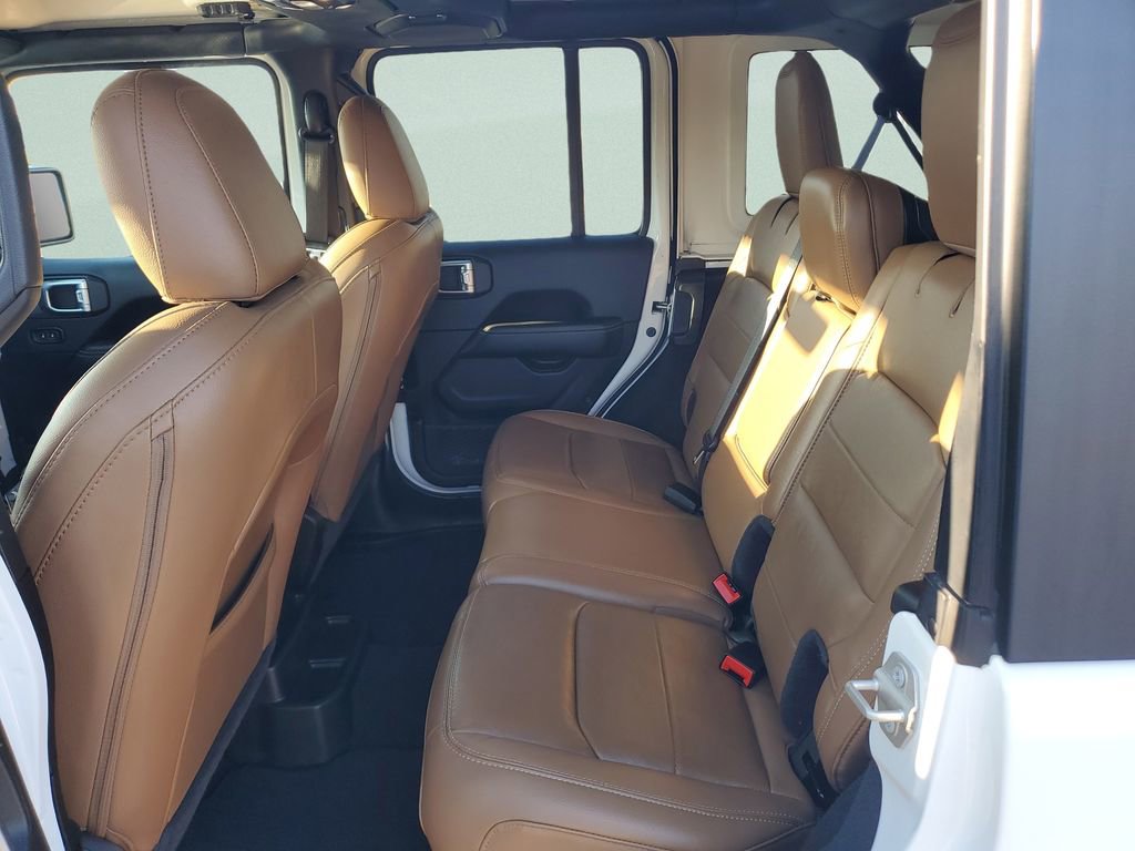 Used 2023 Jeep Wrangler Sahara image 13
