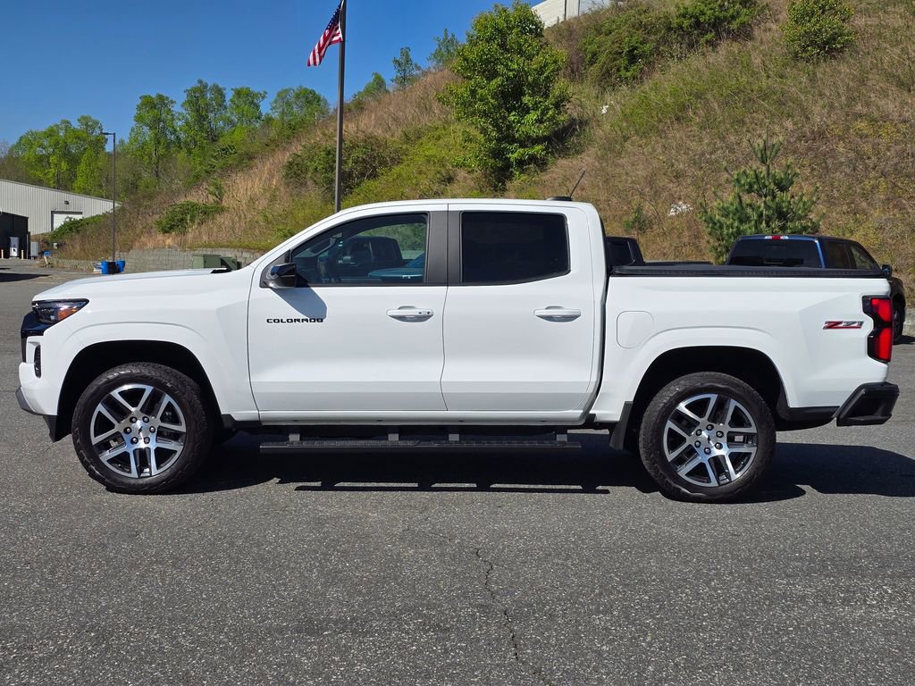 Used 2023 Chevrolet Colorado Z71 w/ Z71 Convenience Package 2 image 13