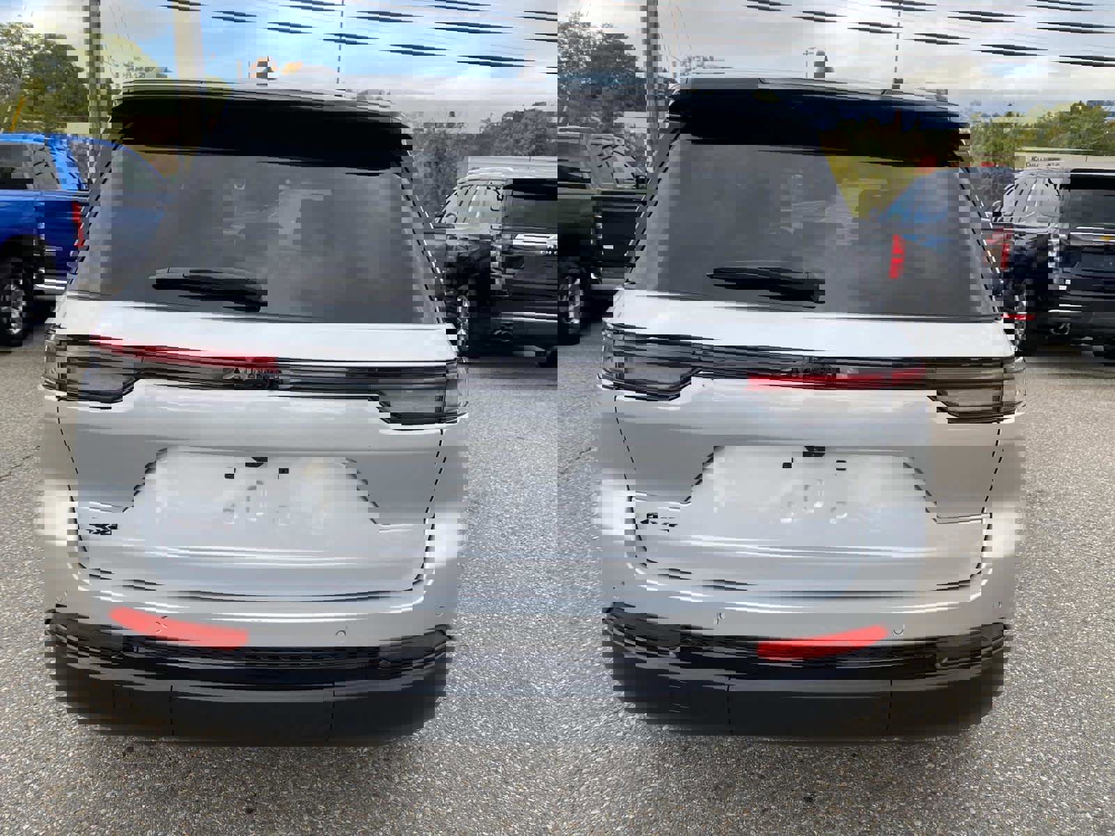 Certified 2024 Jeep Grand Cherokee Altitude image 4