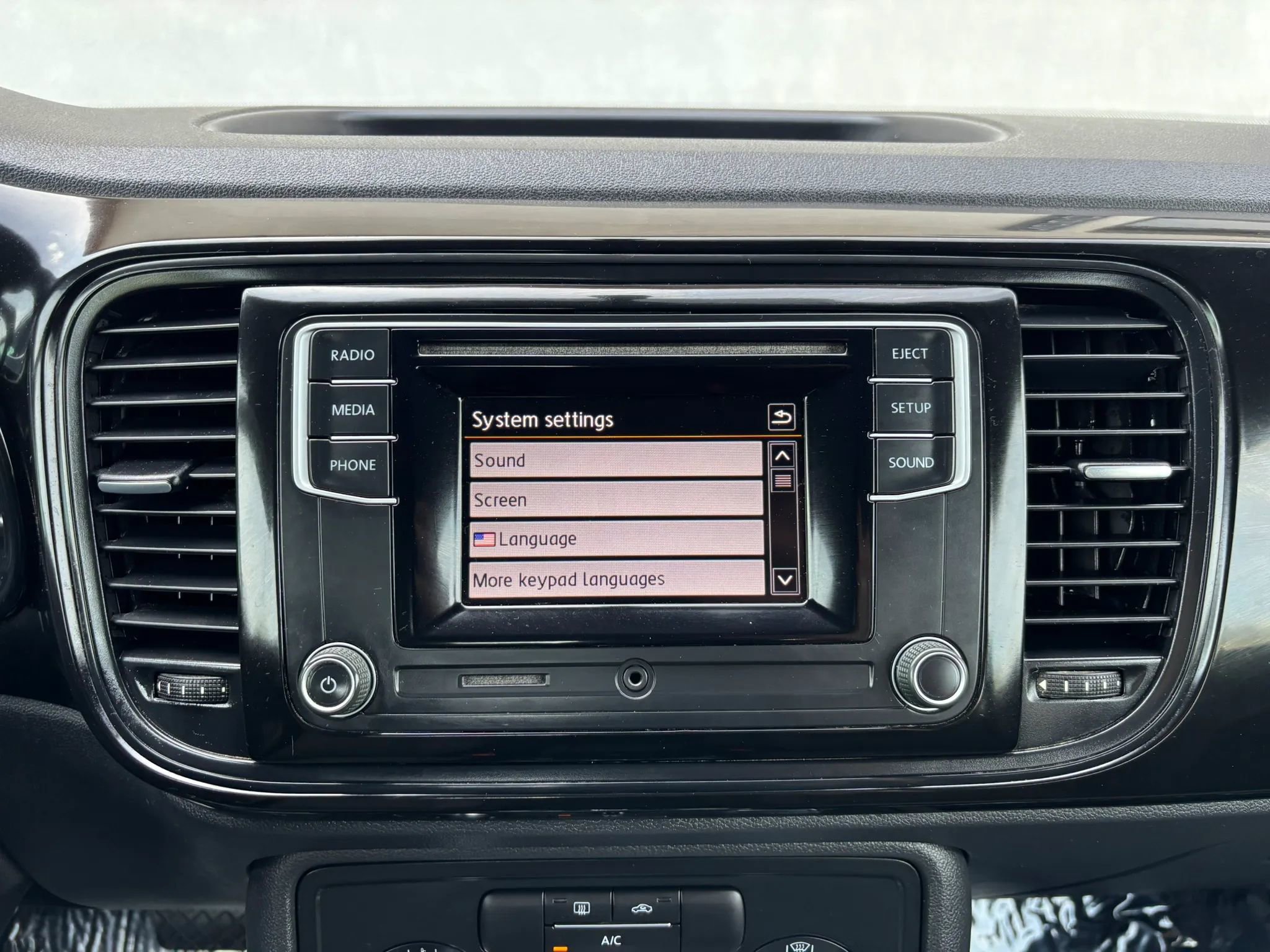 Used 2019 Volkswagen Beetle 2.0T S image 31