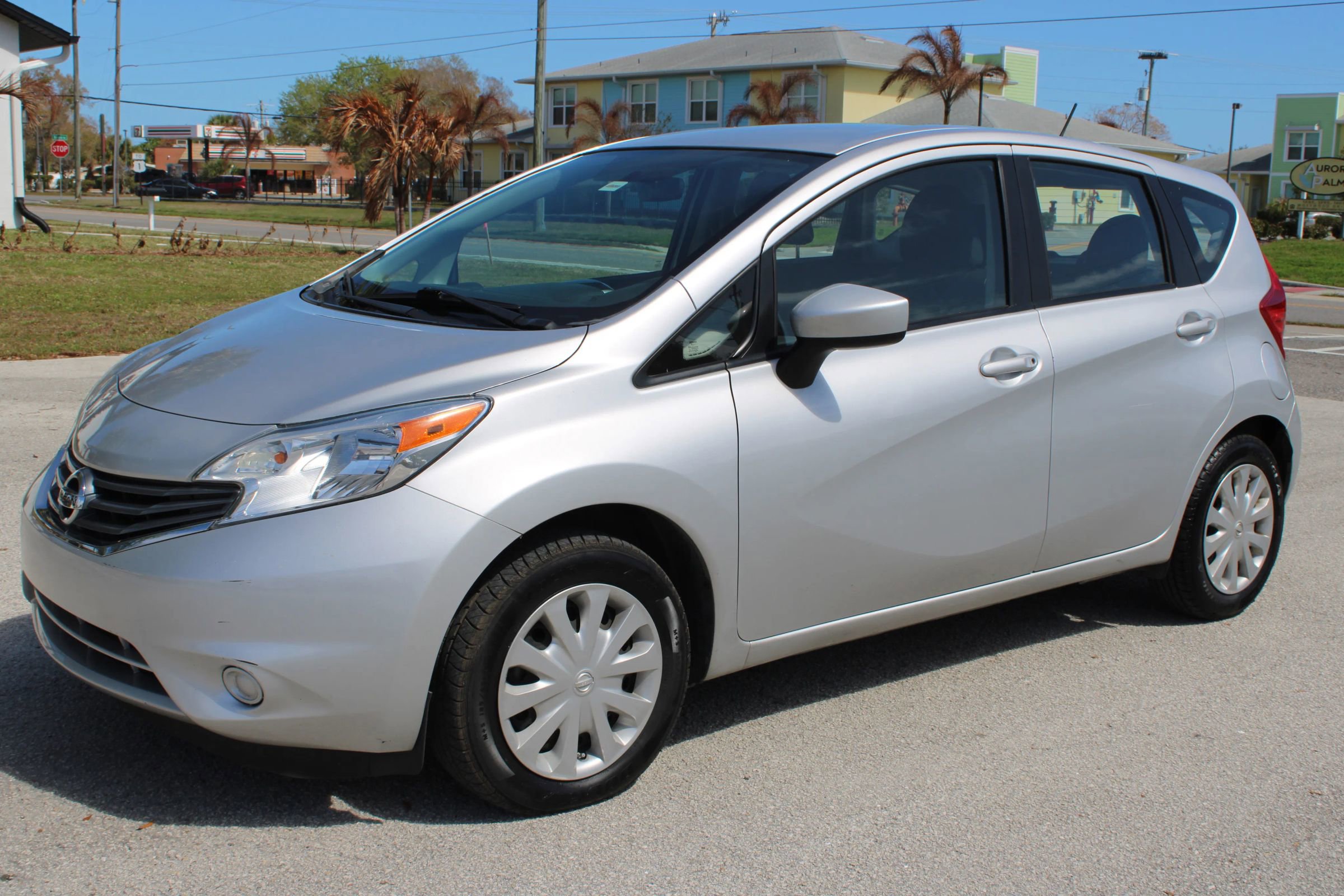 Used 2016 Nissan Versa Note SV image 1