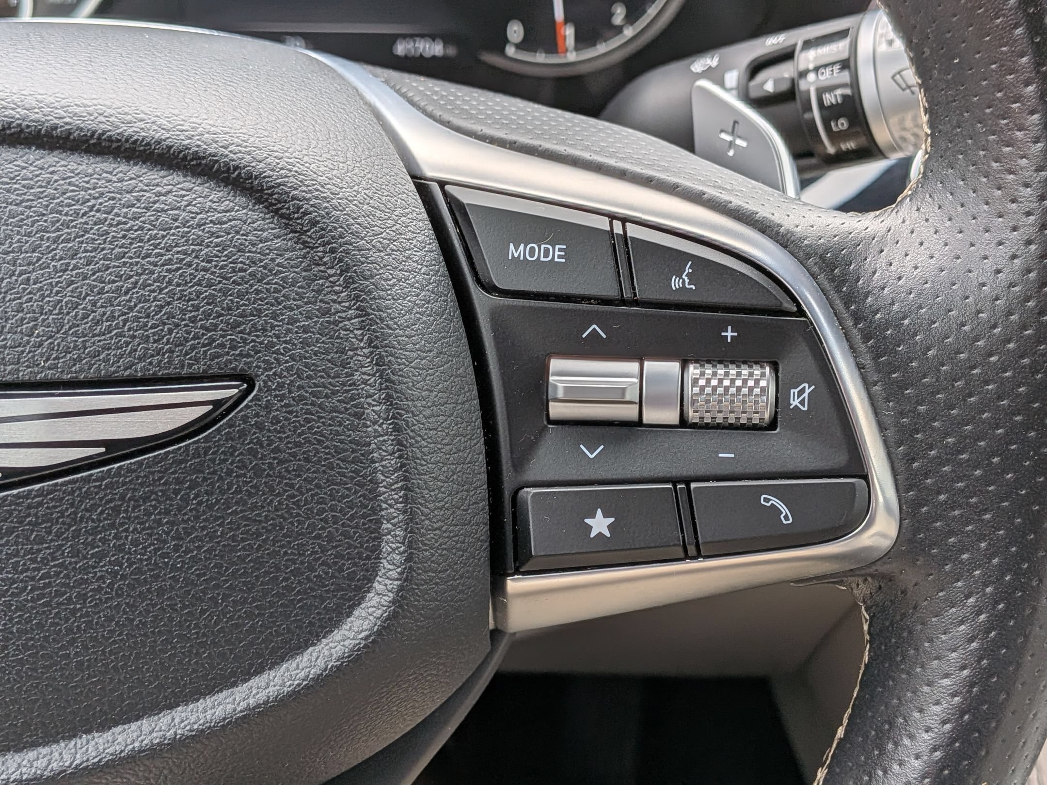 Used 2024 Genesis G70 2.5T RWD image 19