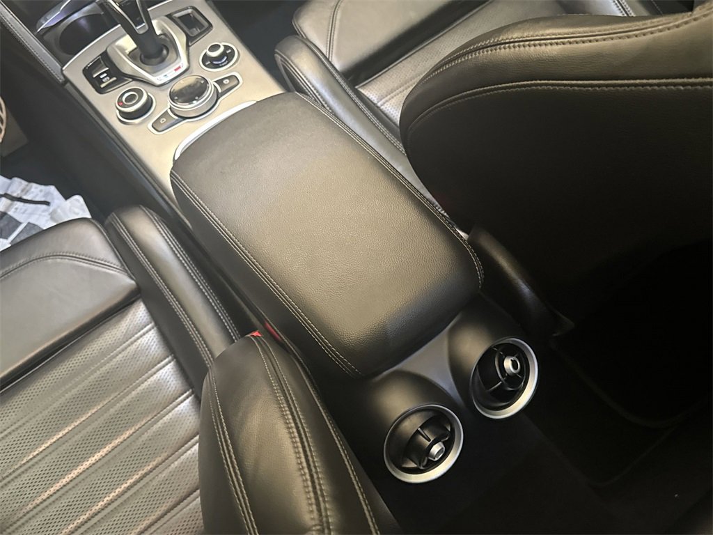 Used 2023 Alfa Romeo Stelvio Veloce image 23