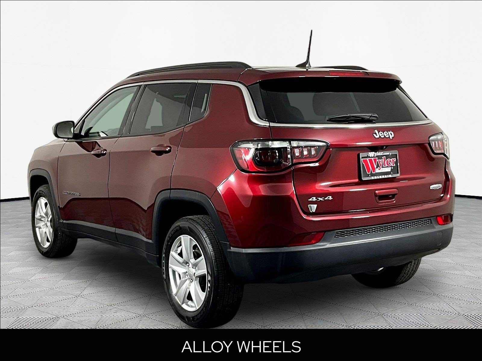 Used 2022 Jeep Compass Latitude w/ Convenience Group AWD/4WD image 4