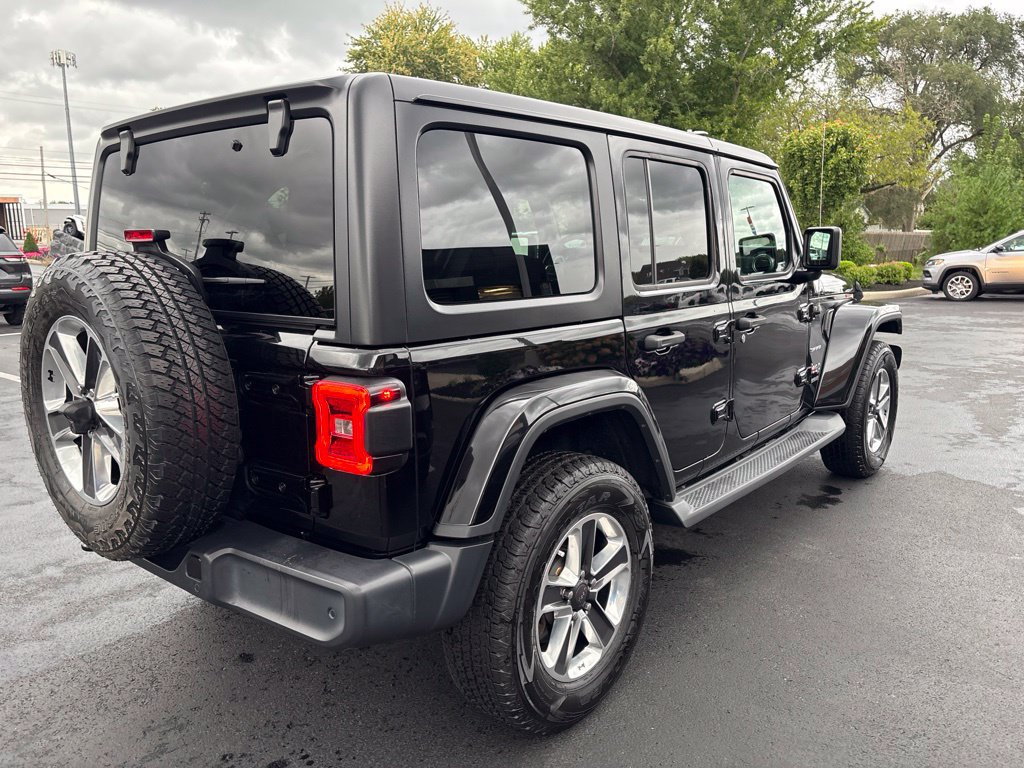 Used 2018 Jeep Wrangler Unlimited Sahara AWD/4WD image 5