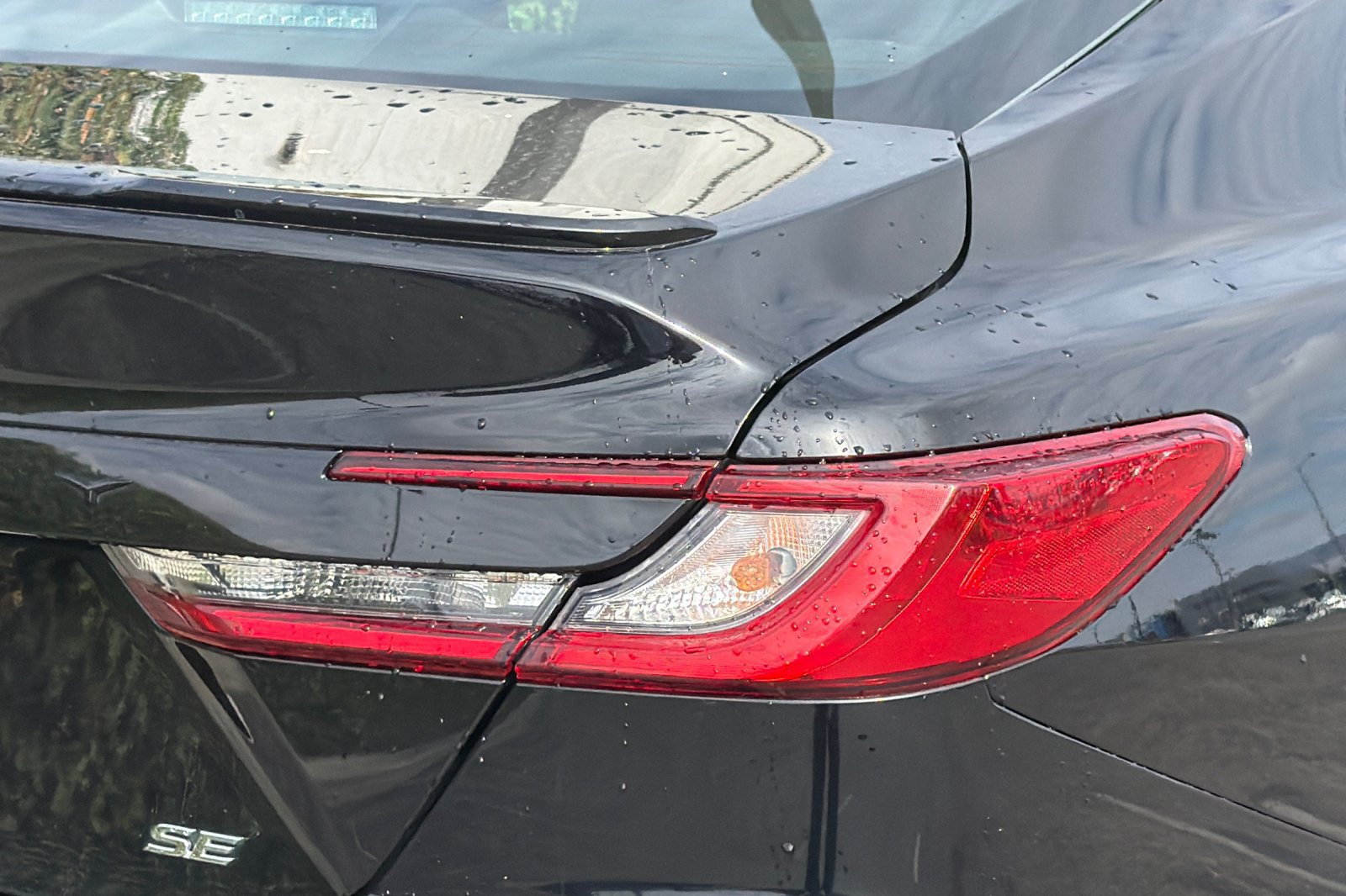 Used 2025 Toyota Camry SE FWD image 40