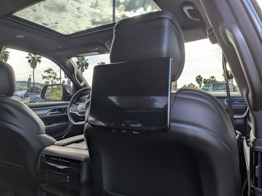 New 2026 Jeep Grand Wagoneer Limited image 23