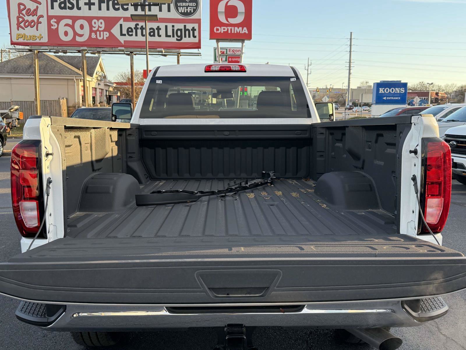 Used 2025 GMC Sierra 2500 Pro AWD/4WD image 7