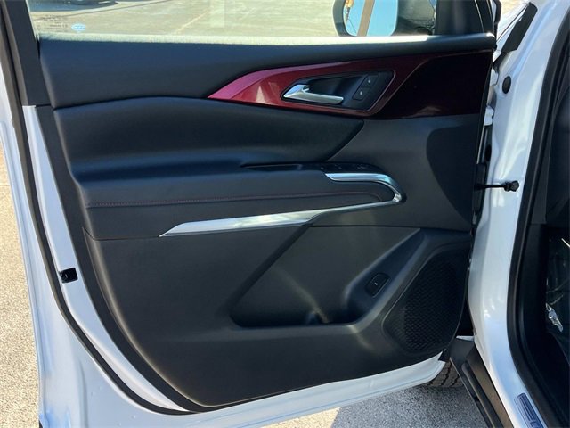 Used 2025 Chevrolet Traverse Z71 w/ Driver Confidence Package image 18