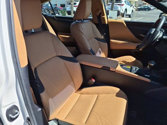Used 2024 Lexus ES 300h w/ Accessory Package (Z1) FWD image 35