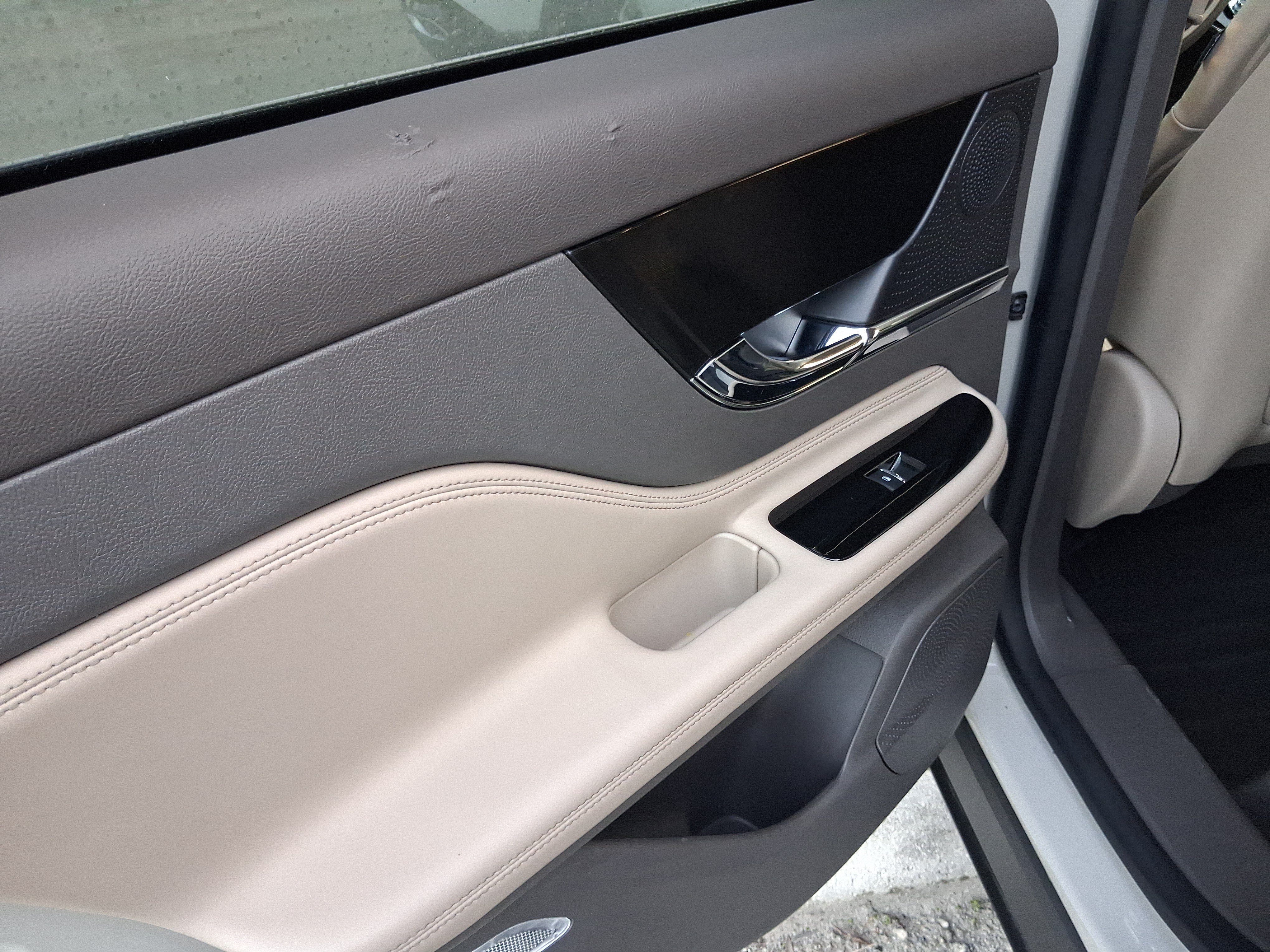 Certified 2024 Lincoln Corsair FWD image 7