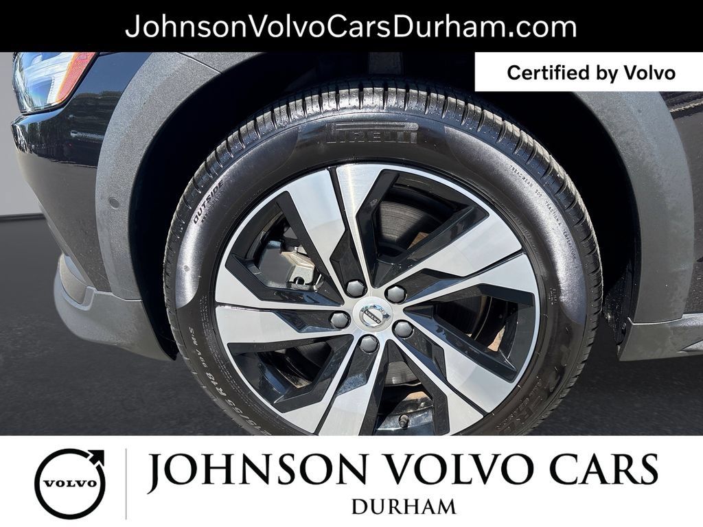 Certified 2025 Volvo V60 B5 Cross Country Plus AWD/4WD image 20