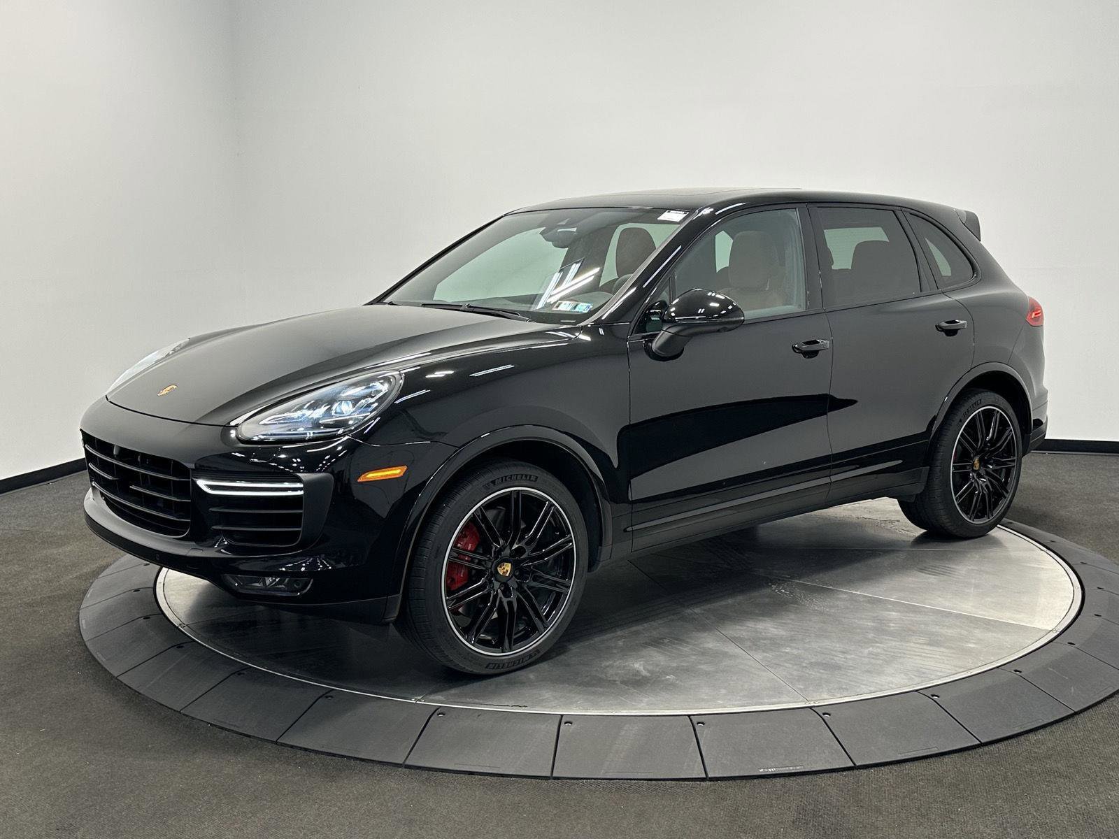 Used 2017 Porsche Cayenne Turbo AWD/4WD image 1
