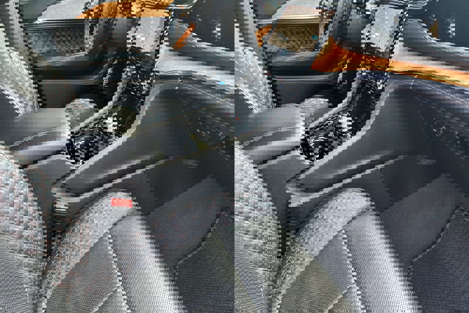 Used 2023 Jeep Grand Cherokee L Summit AWD/4WD image 16