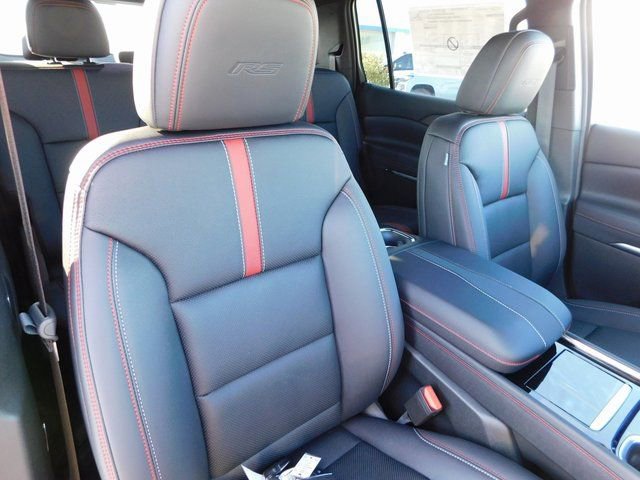 New 2026 Chevrolet Traverse RS w/ LPO, Floor Liner Package image 20