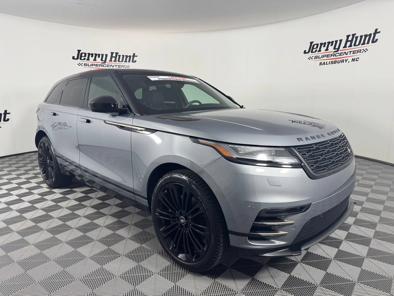 Used 2024 Land Rover Range Rover Velar Dynamic HSE AWD/4WD image 5