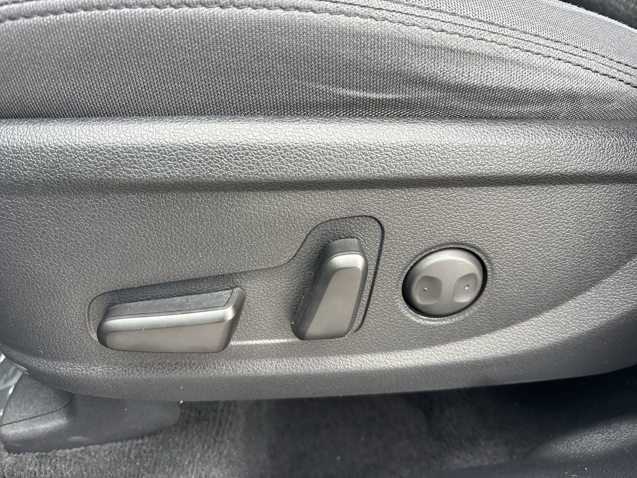 Used 2021 Hyundai Santa Fe SEL FWD image 19