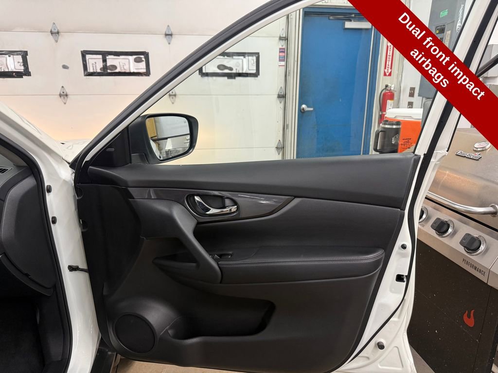Used 2020 Nissan Rogue S image 35