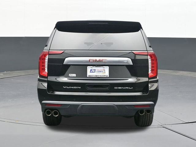 Used 2021 GMC Yukon XL Denali w/ Denali Premium Package image 12