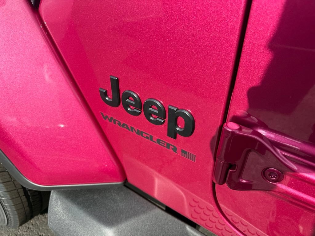 New 2026 Jeep Wrangler Unlimited Sahara w/ Whitecap Package AWD/4WD image 12
