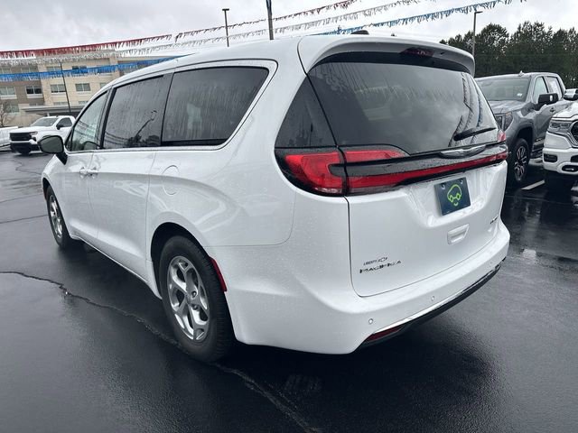 Used 2024 Chrysler Pacifica Limited FWD image 6