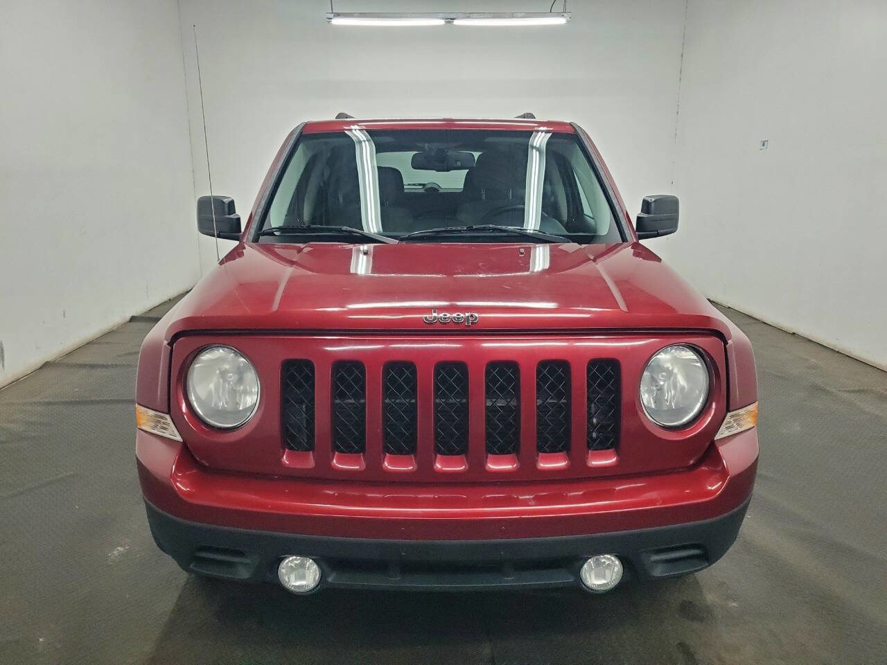 Used 2014 Jeep Patriot Latitude w/ Sun/Sound Group image 2