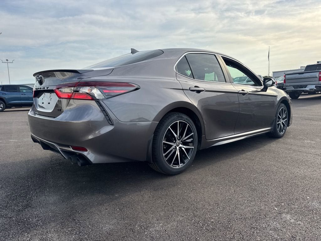 Used 2023 Toyota Camry SE FWD image 7