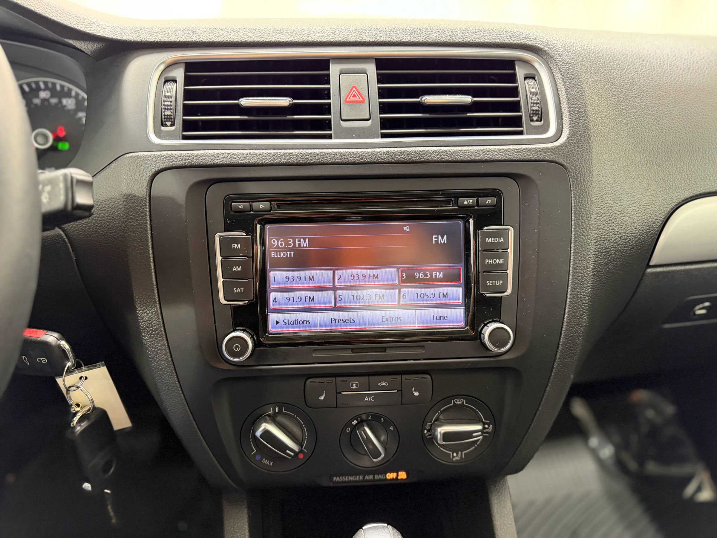 Used 2013 Volkswagen Jetta SE image 16